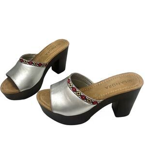 Sandra Metallic Platform 4” Heels Women’s Sz 8 Silver Embroidered Boho Casual